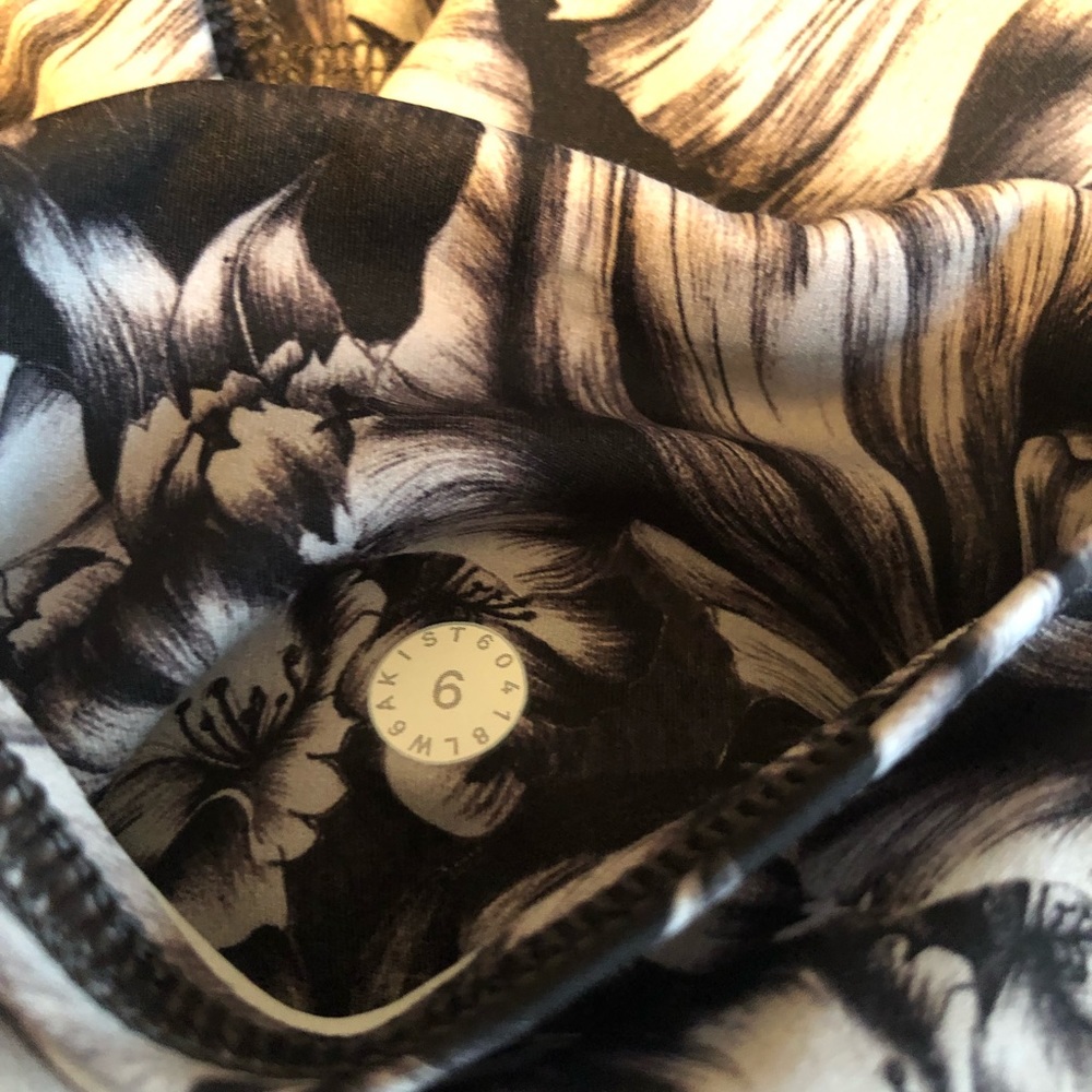 Lululemon Capri flower print